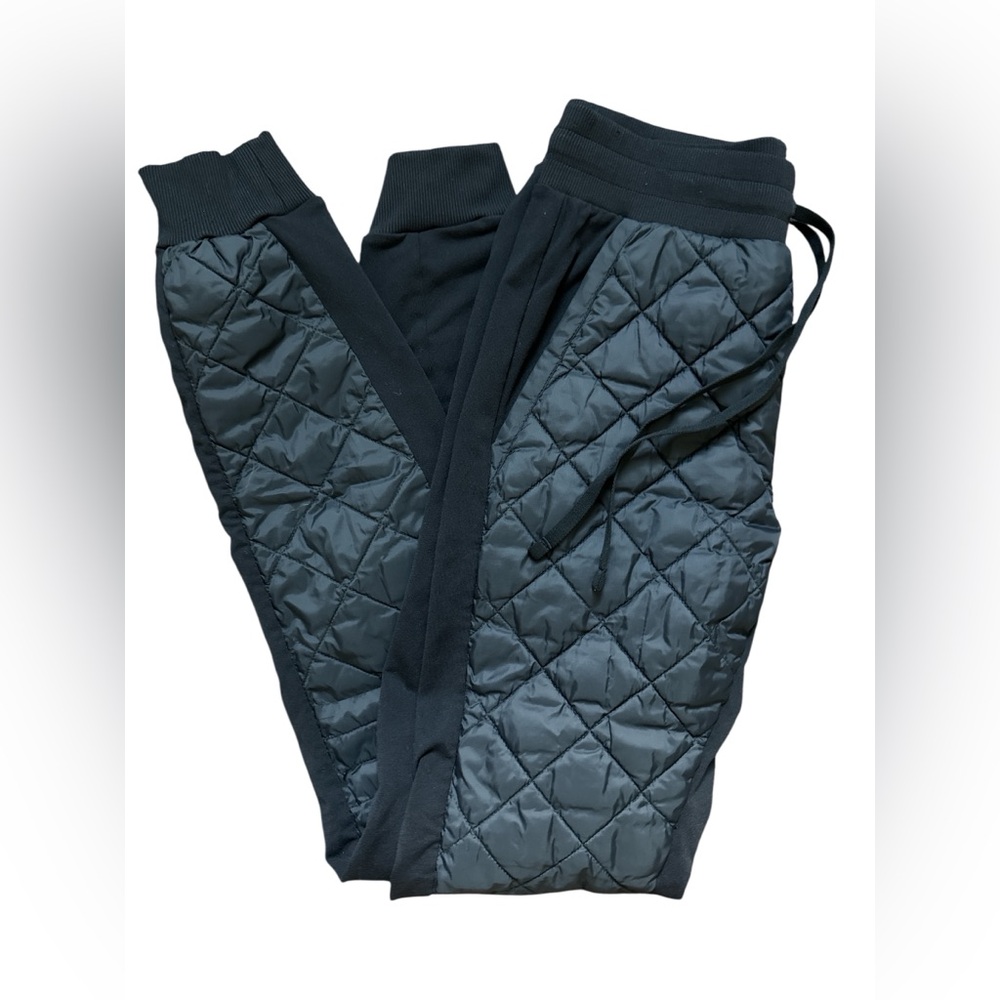 Alo Yoga Quilted Black Jogger Pants Excellent w/Pockets *No size tag*